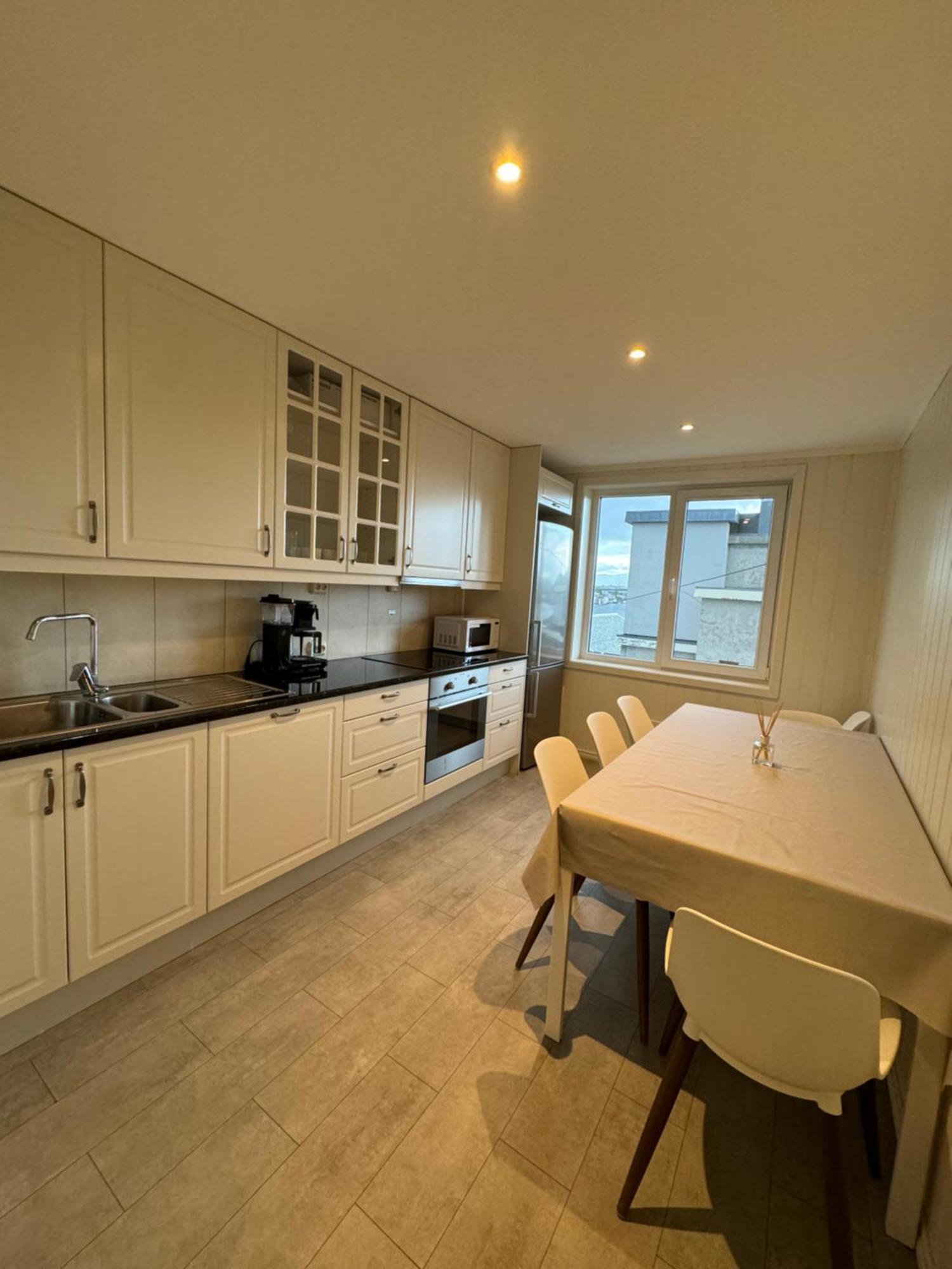 Charming 3-Bedroom Apartment In The Heart Of Kristiansund Ngoại thất bức ảnh